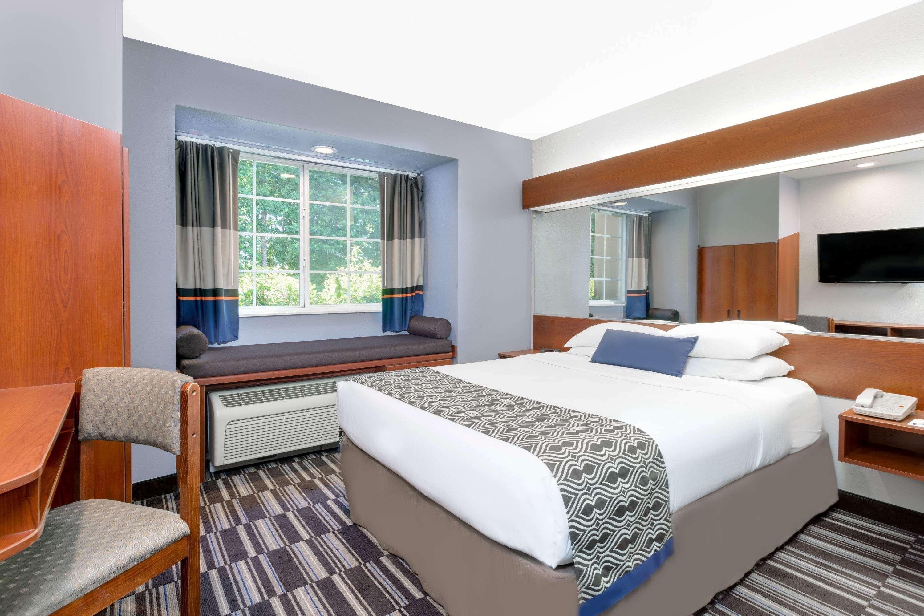Microtel Inn & Suites By Wyndham Bremen Exterior photo